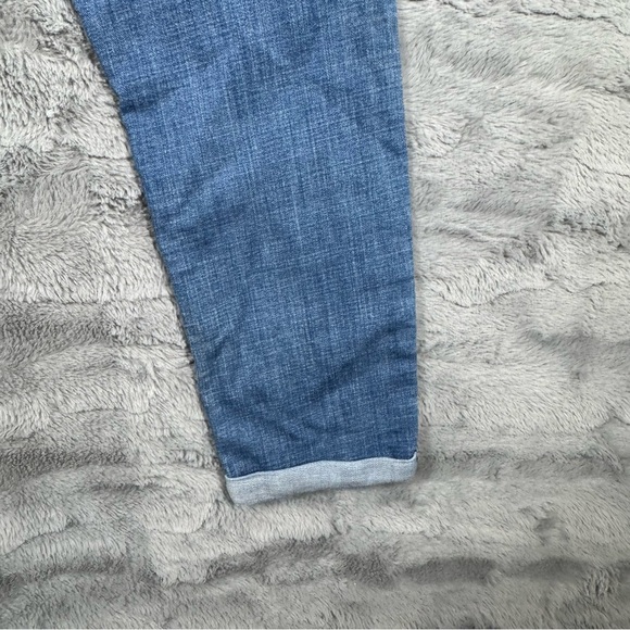 Levi's Blue Ankle Cropped Jeans with Distressed Detail - Picture 3 of 14